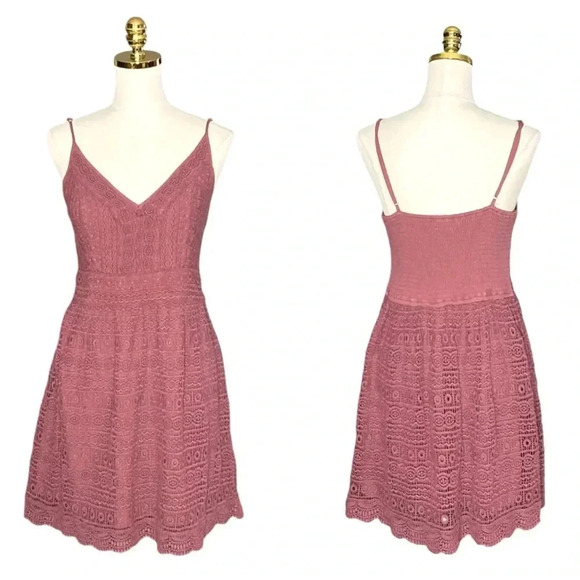 ABERCROMBIE & FITCH | Dusty Rose Eyelet Crochet Smoked Back Dress Size L - Picture 4 of 10
